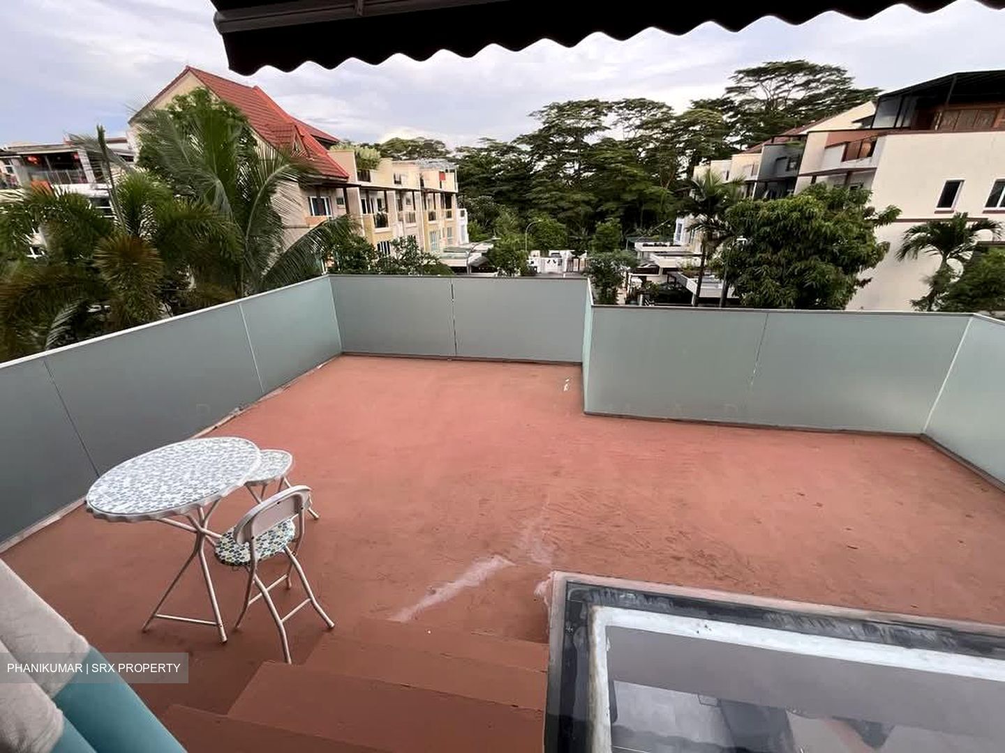 Straits Gardens (D27), Terrace #545458071
